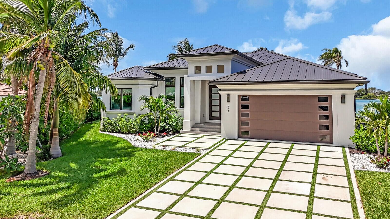 Single-family home at 974 Marlin Drive, Jupiter, FL