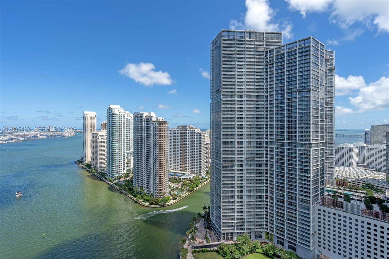 Condo en 200 Biscayne Boulevard Way, Miami — foto 3