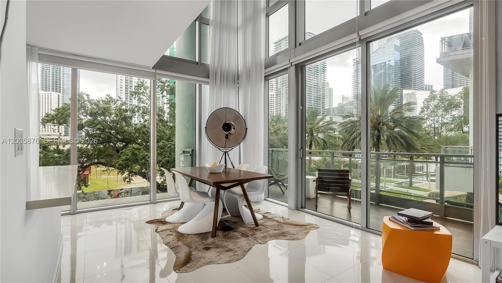 Condo en 90 SW 3rd St, Miami — foto 1