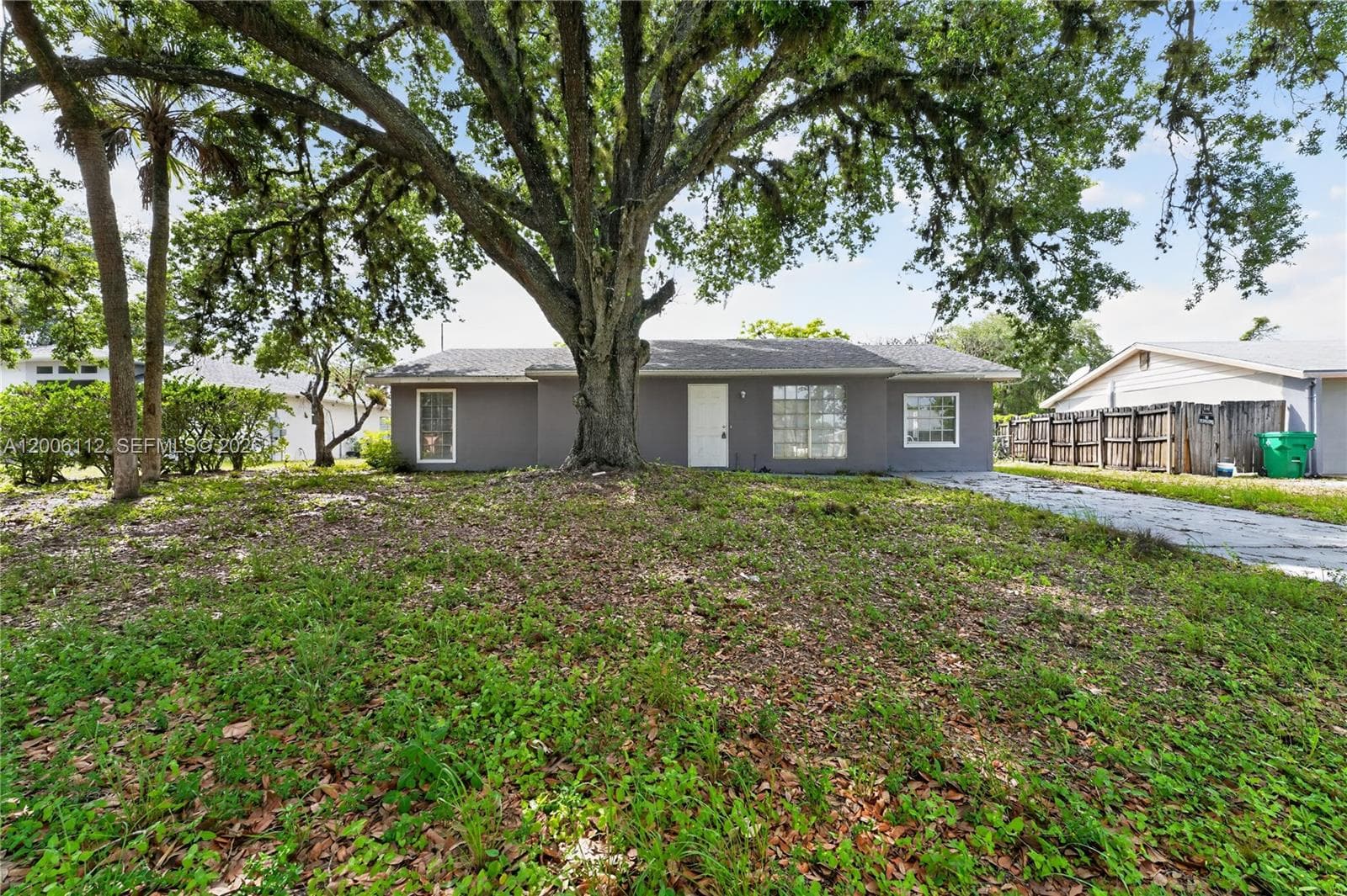 Single-family home at 4030 SCHOOL CIR, La Belle, FL