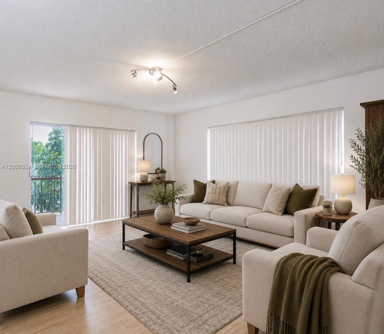 Condo at 4174 Inverrary Dr, Lauderhill — photo 1