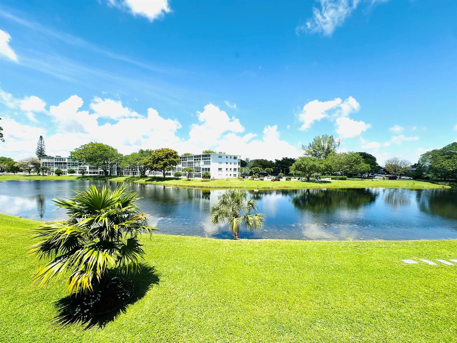 Condo at 2132 Cambridge F, Deerfield Beach, FL