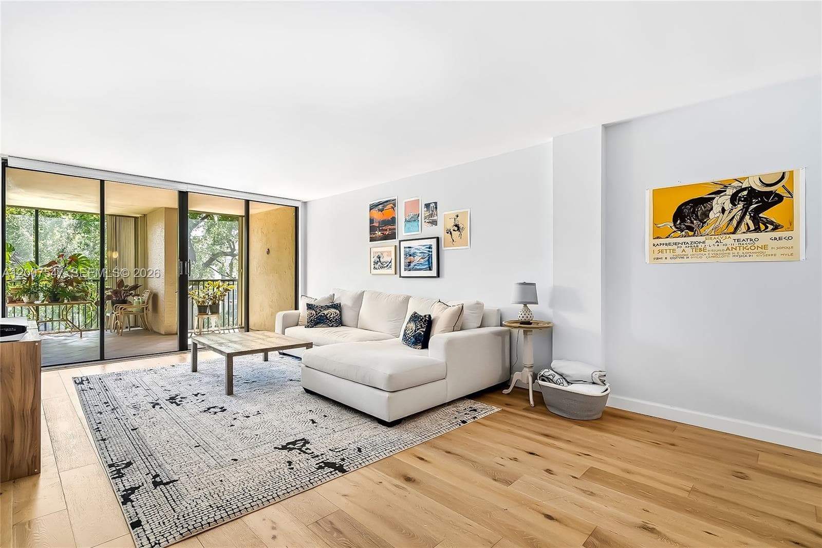 Condo at 2808 N 46th Ave, Hollywood — photo 1