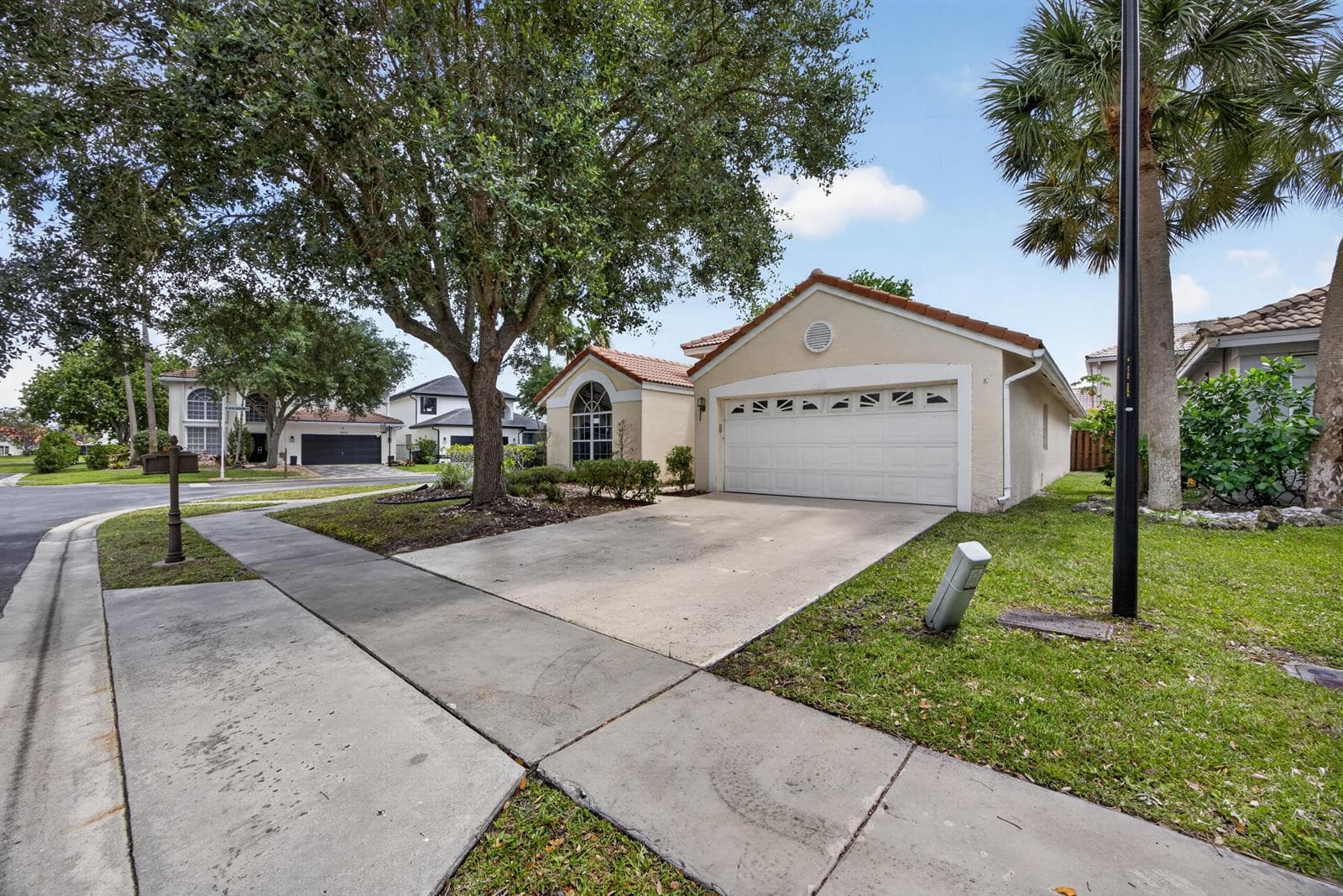 Single-family home at 10870 Old Bridgeport Lane, Boca Raton, FL