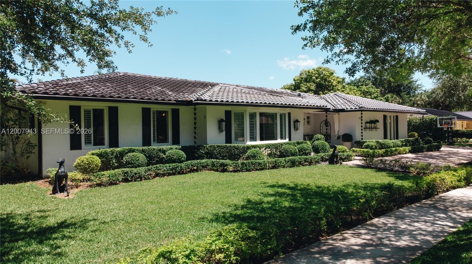 Single-family home at 16241 W Troon Cir, Miami Lakes, FL