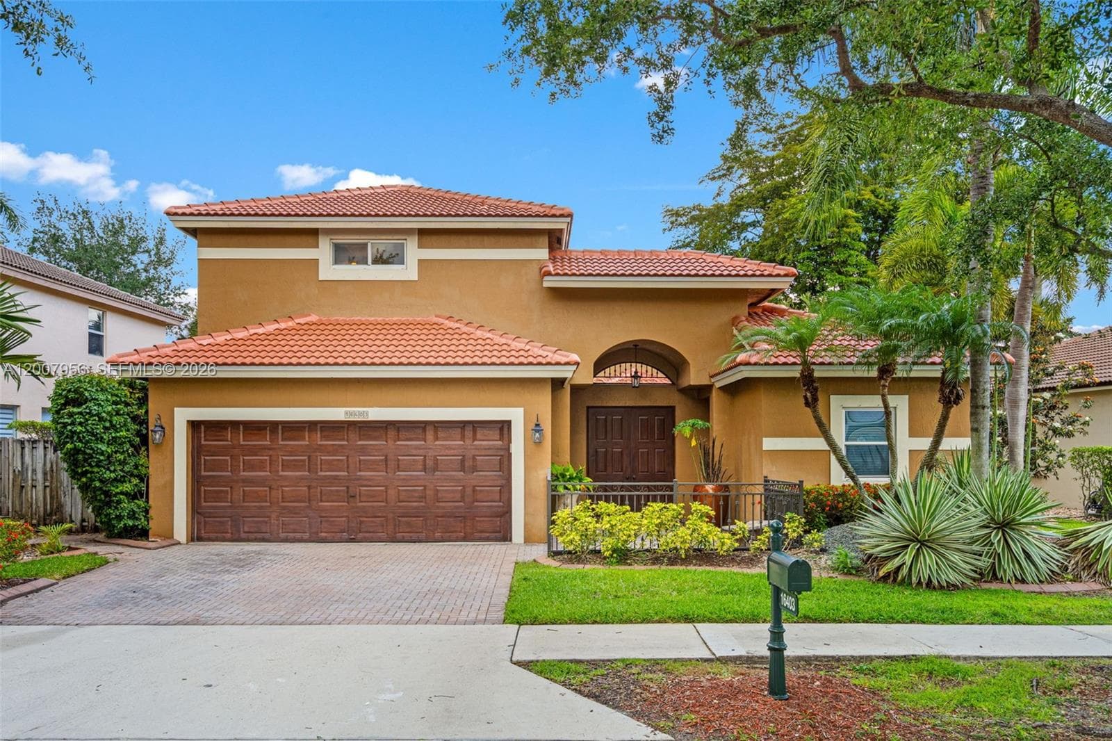 Single-family home at 16403 Diamond Head Dr, Weston, FL