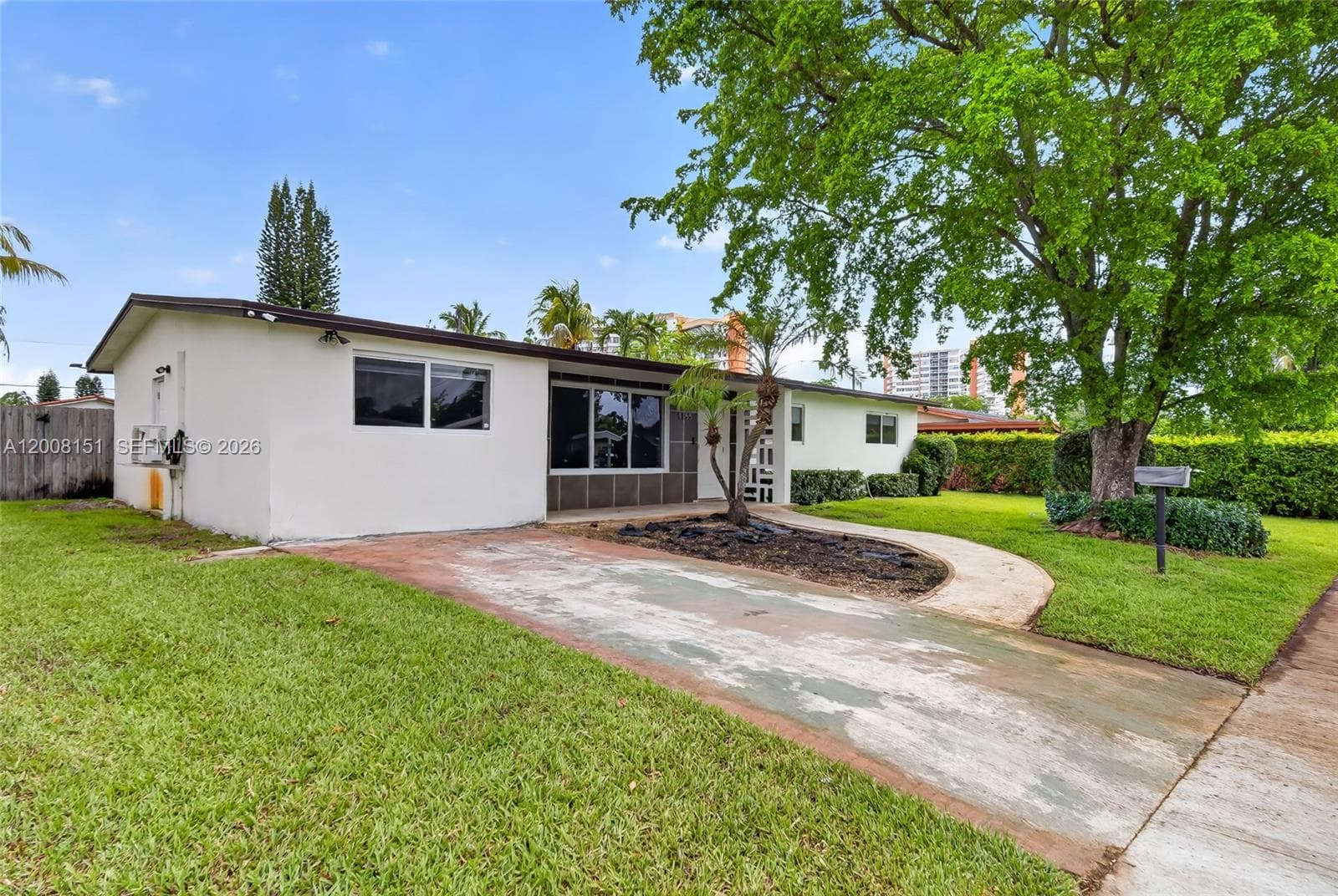 Single-family home at 1155 NE 184th St, Miami — photo 3