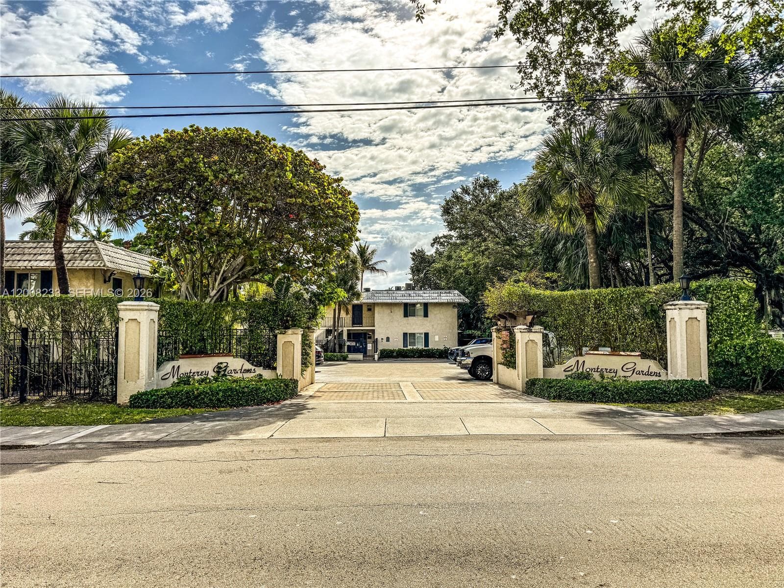 Condo at 8605 SW 68th Ct, Pinecrest — photo 1