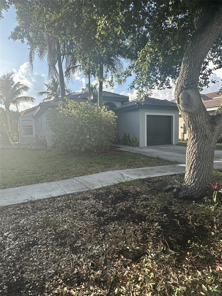Single-family home at 18022 SW 29th Ln, Miramar, FL