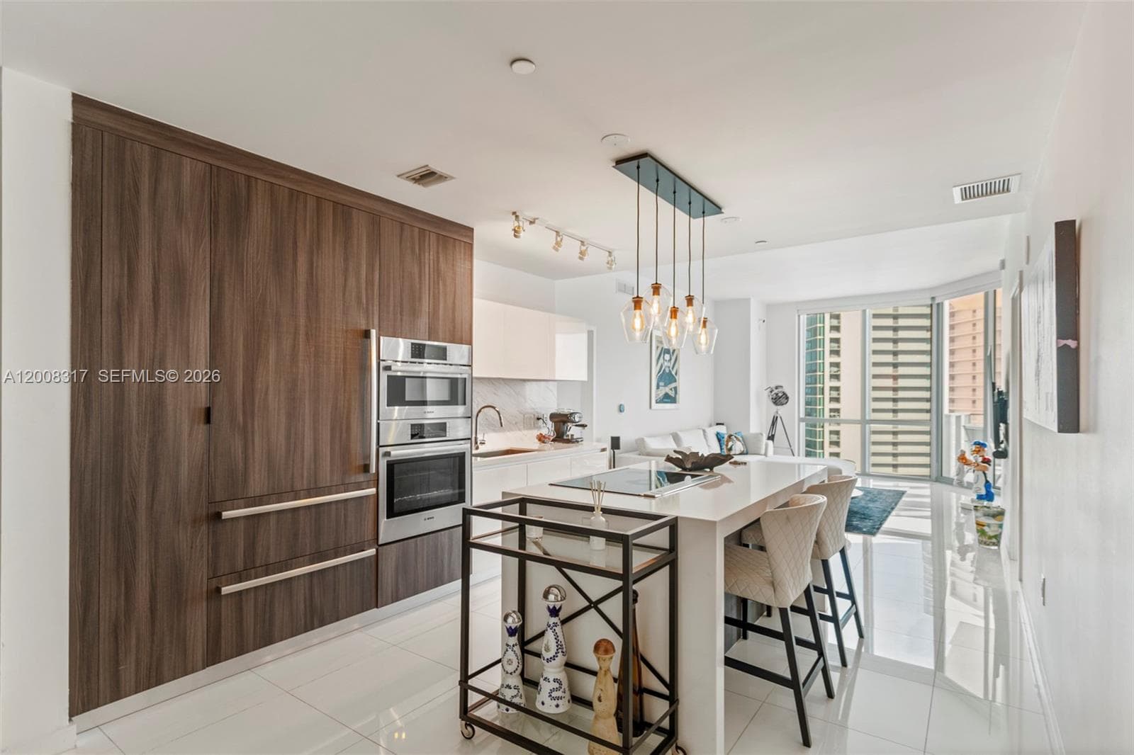 Condo en 851 NE 1st Ave, Miami — foto 2