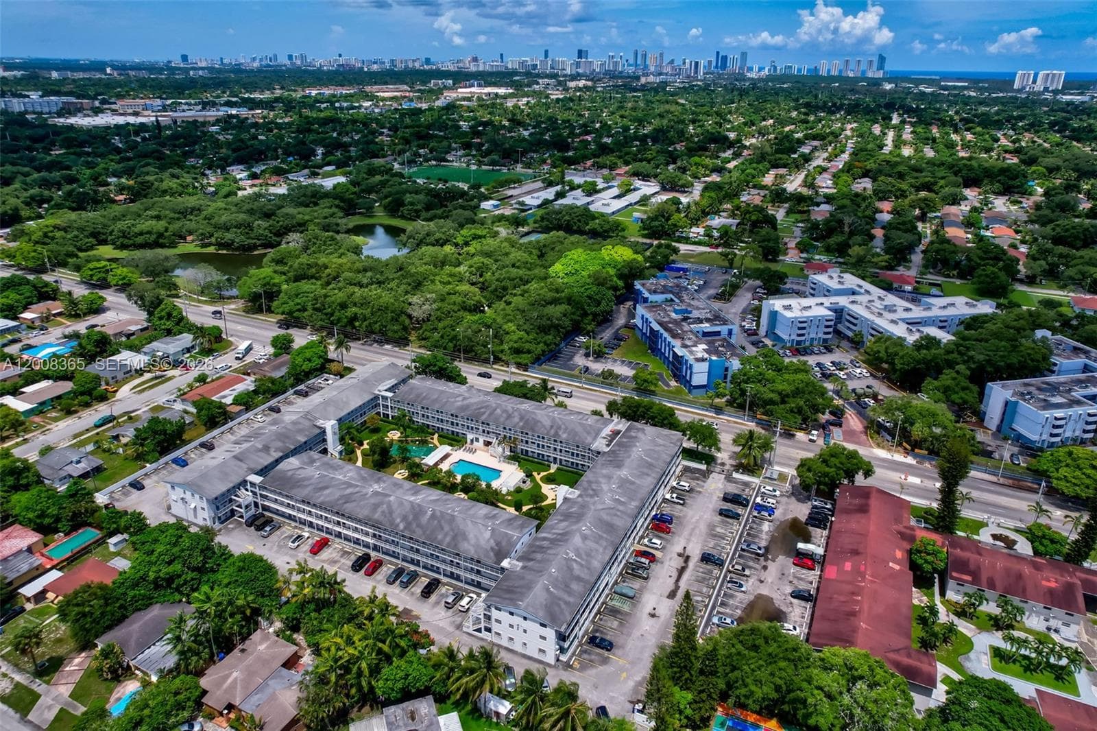 Co-op at 15610 NE 6th Ave, Miami, FL