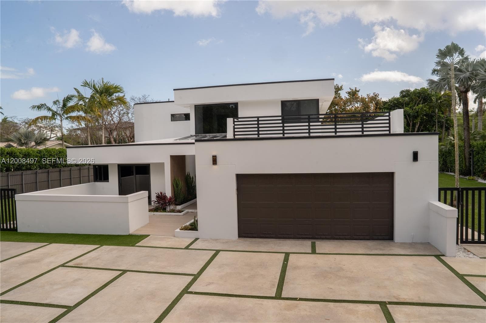 Single-family home at 10475 SW 72nd Ave, Pinecrest — photo 4
