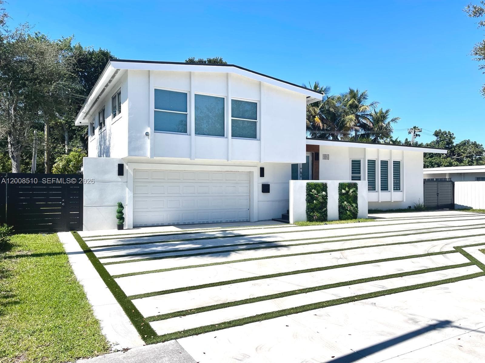 Single-family home at 19960 Highland Lakes Blvd, Miami, FL