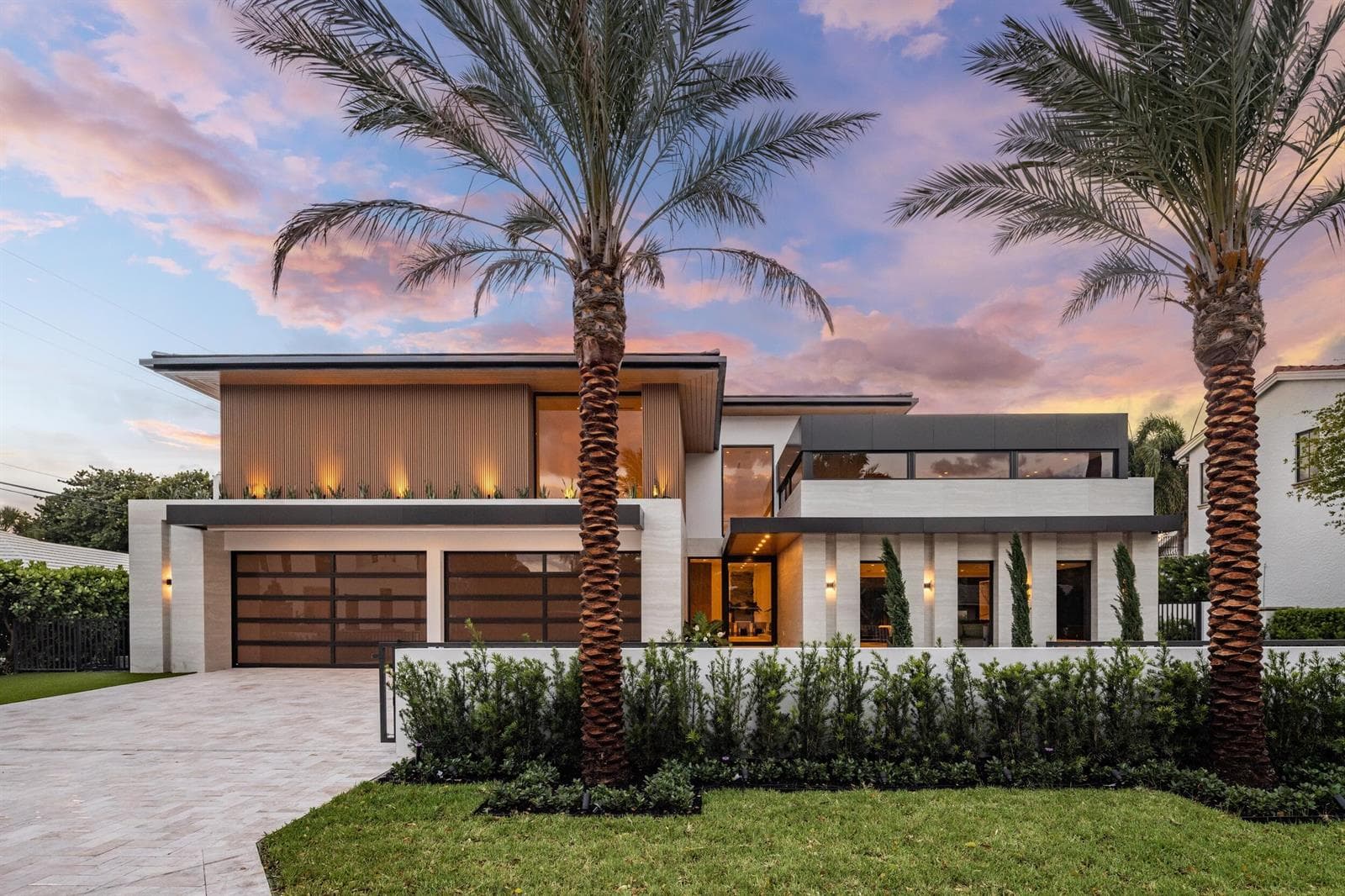 1351 COCOANUT RD