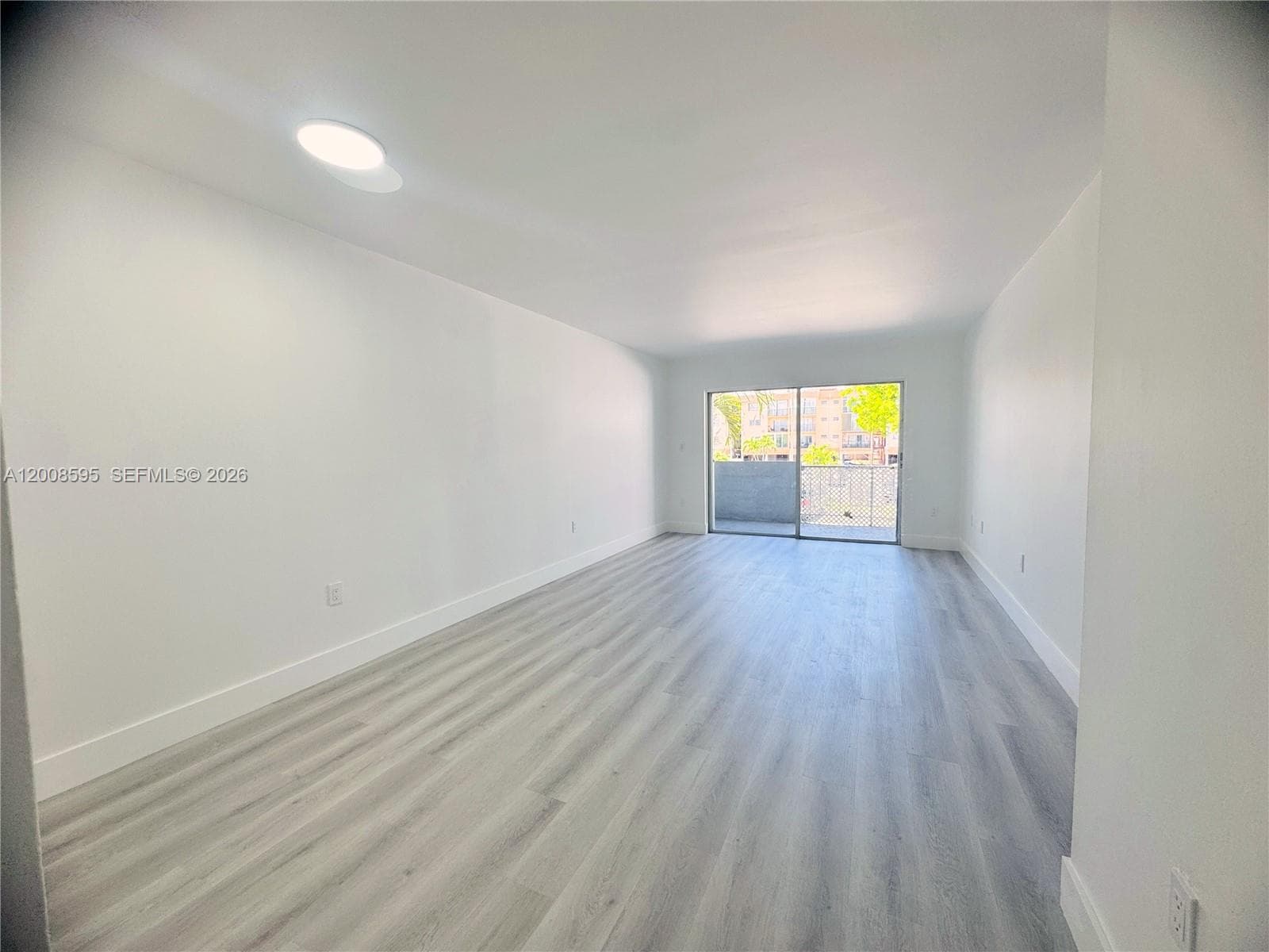 Condo en 6095 W 18th Ave, Hialeah — foto 3