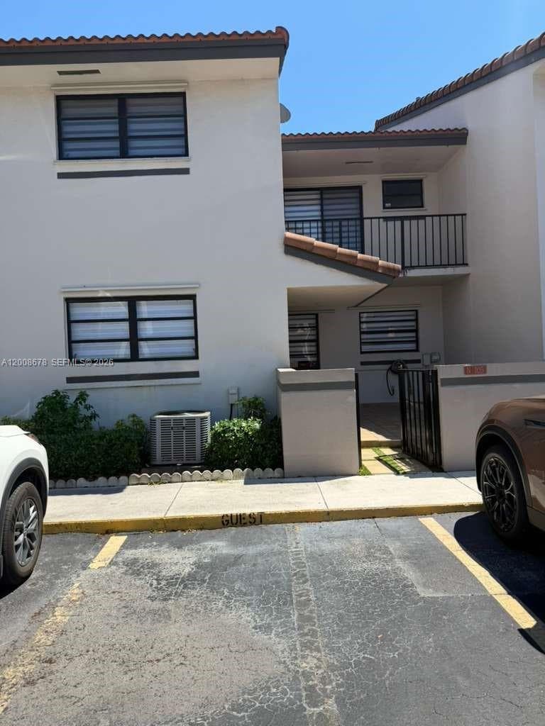 Townhouse at 13470 SW 62nd St, Miami, FL
