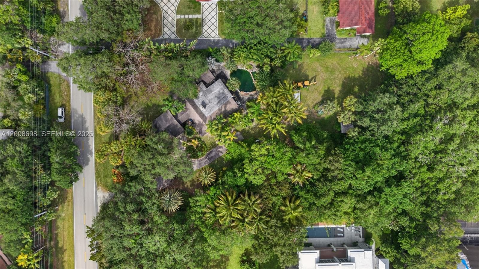 Single-family home at 8339 SW 112th St, Miami — photo 2