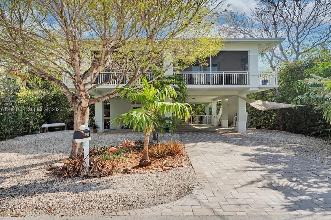 Single-family home at 1019 Snapper Ln, Key Largo — photo 1