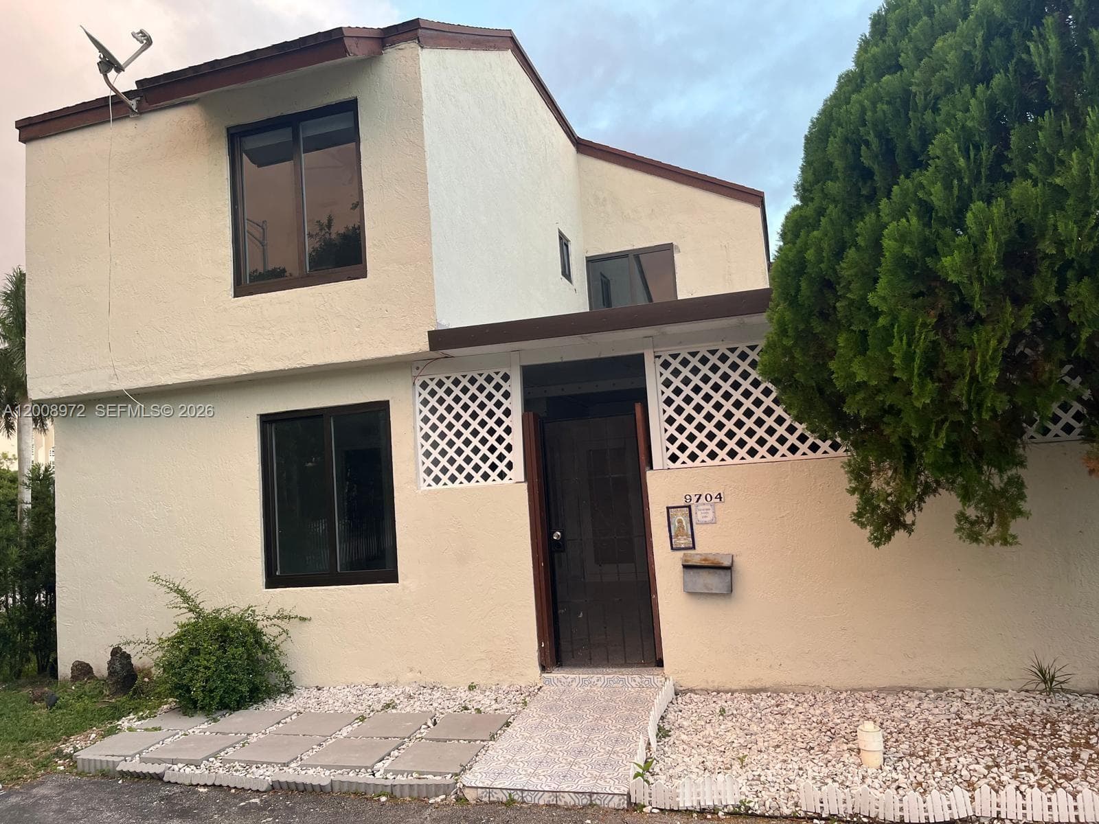 Townhouse at 9704 NW 6th Ter, Miami, FL