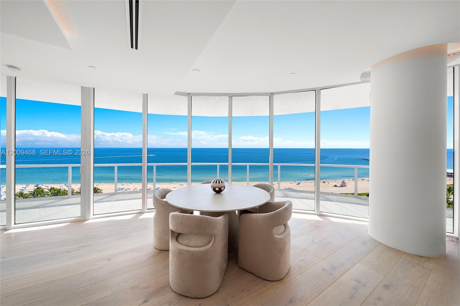Condo at 100 S Pointe Dr, Miami Beach — photo 3
