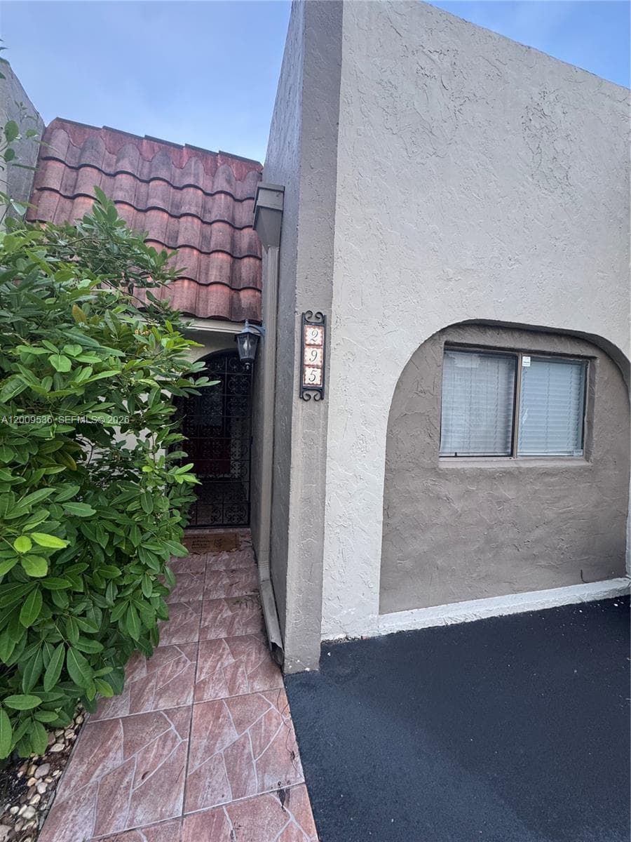 Townhouse at 295 Jacaranda Dr, Plantation — photo 1
