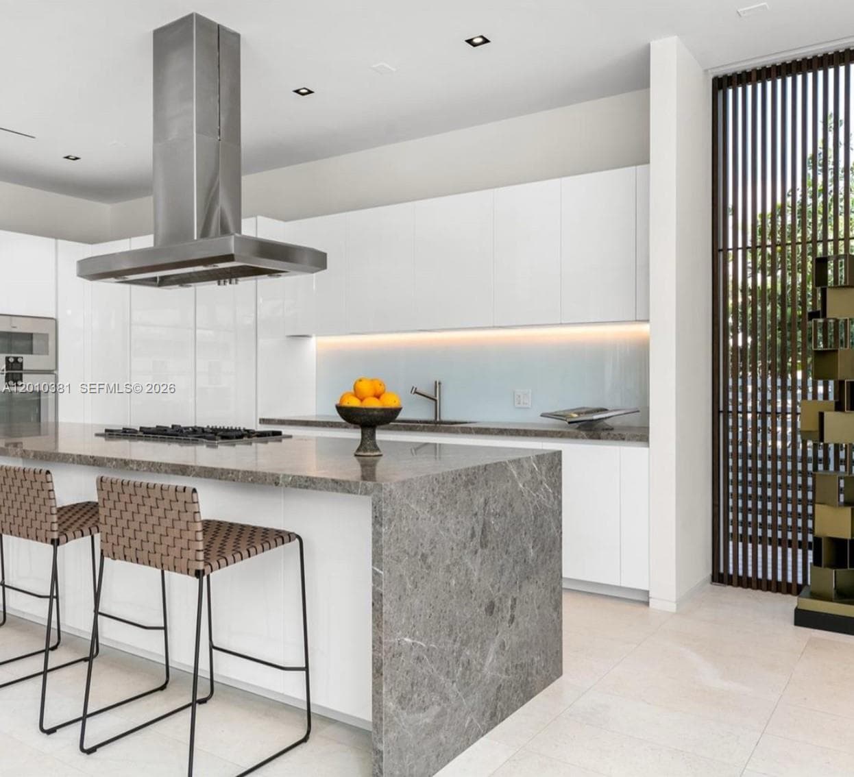 Villa at 1081 W 48th St, Miami Beach — photo 3