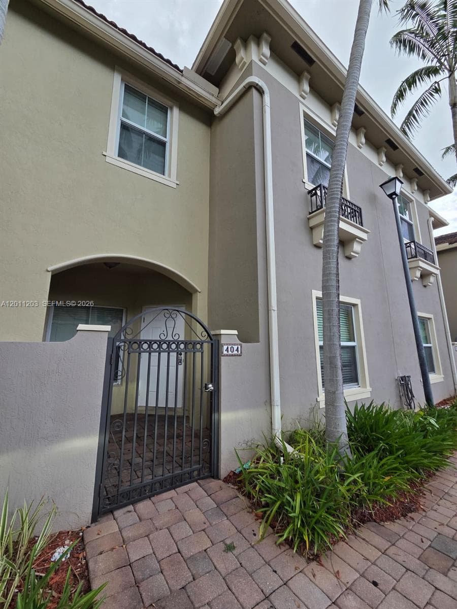 Townhouse at 2851 W Prospect Rd, Tamarac, FL