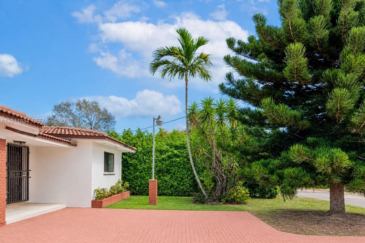 Single-family home at 6385 SW 25th St, Miami — photo 3