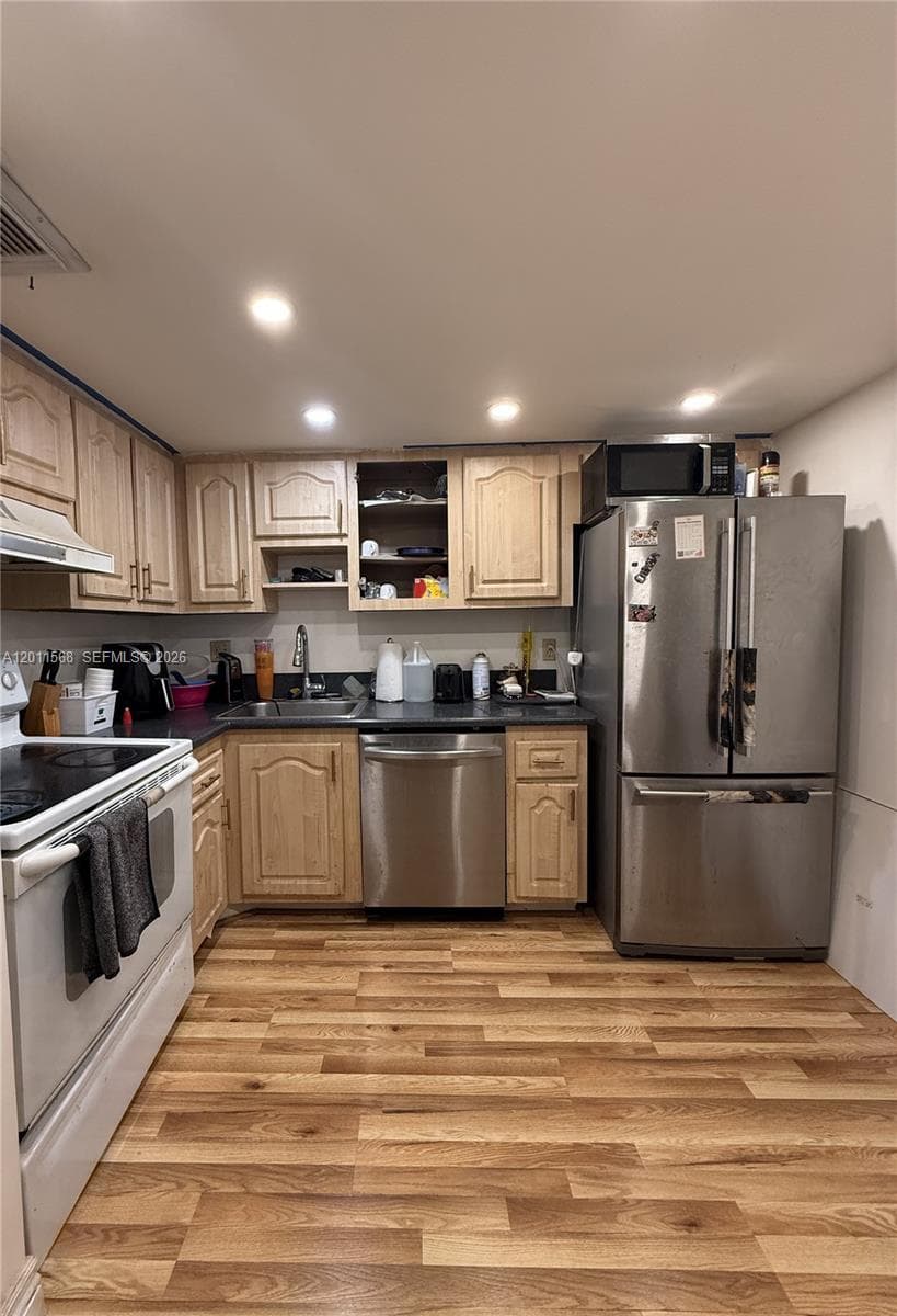 Condo en 4176 Inverrary Dr, Lauderhill — foto 3