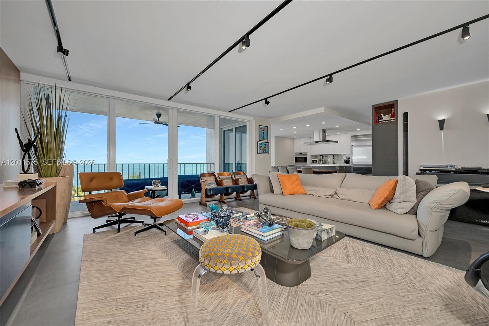 Condo at 881 Ocean Dr, Key Biscayne, FL