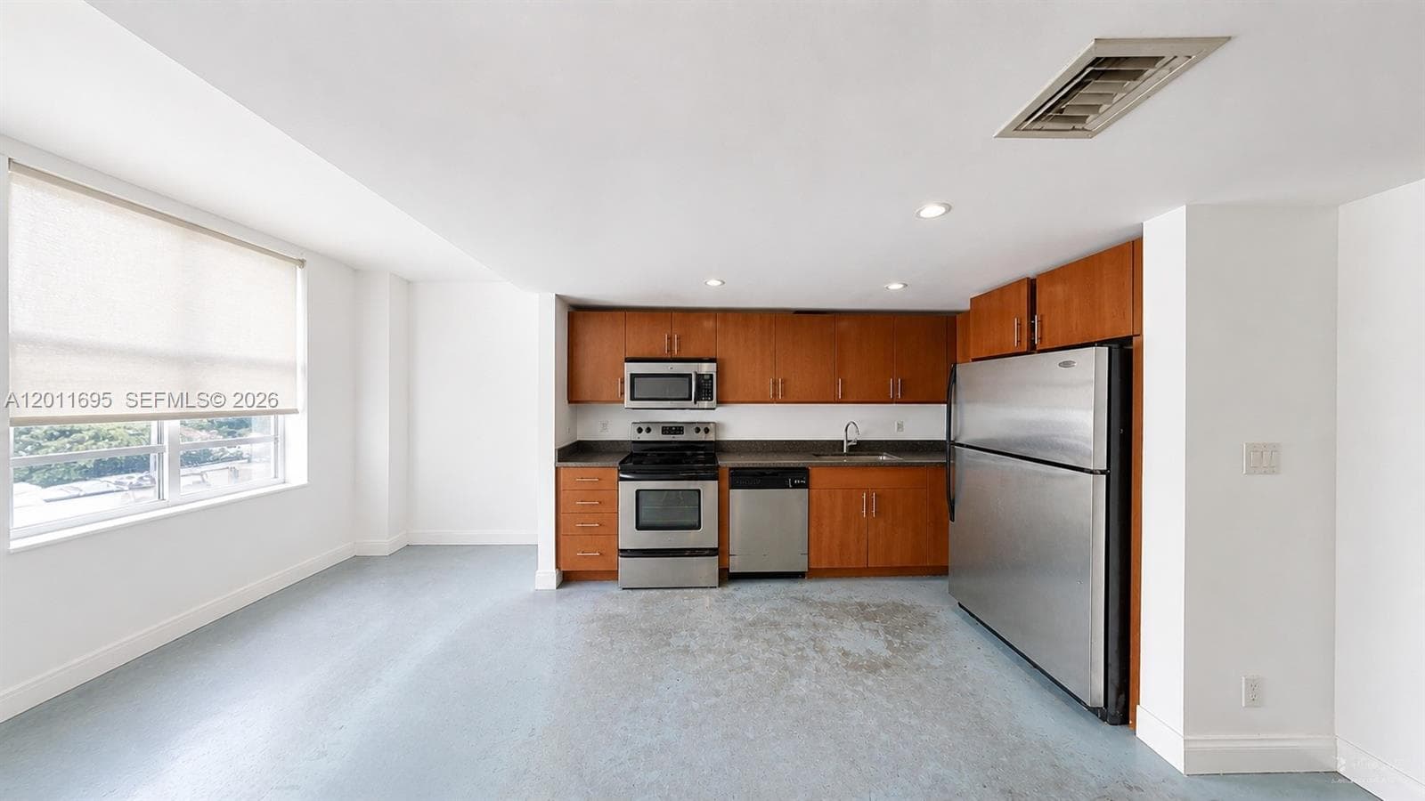 Condo at 111 E Flagler St, Miami — photo 1