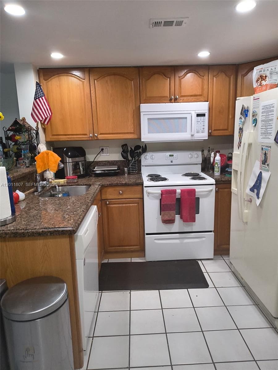 Condo en 650 NW 86th Pl, Miami — foto 2