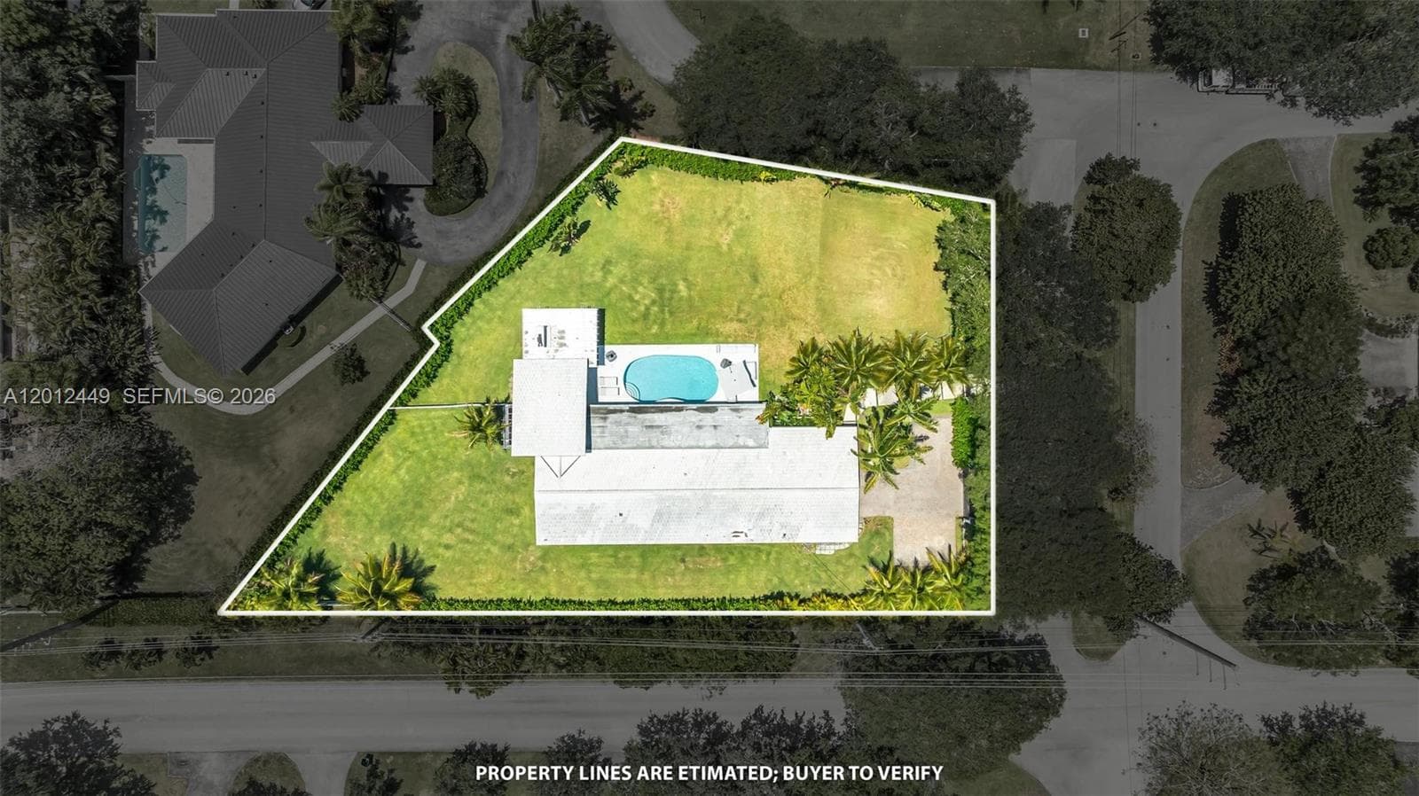Single-family home at 6200 SW 118th St, Pinecrest — photo 1