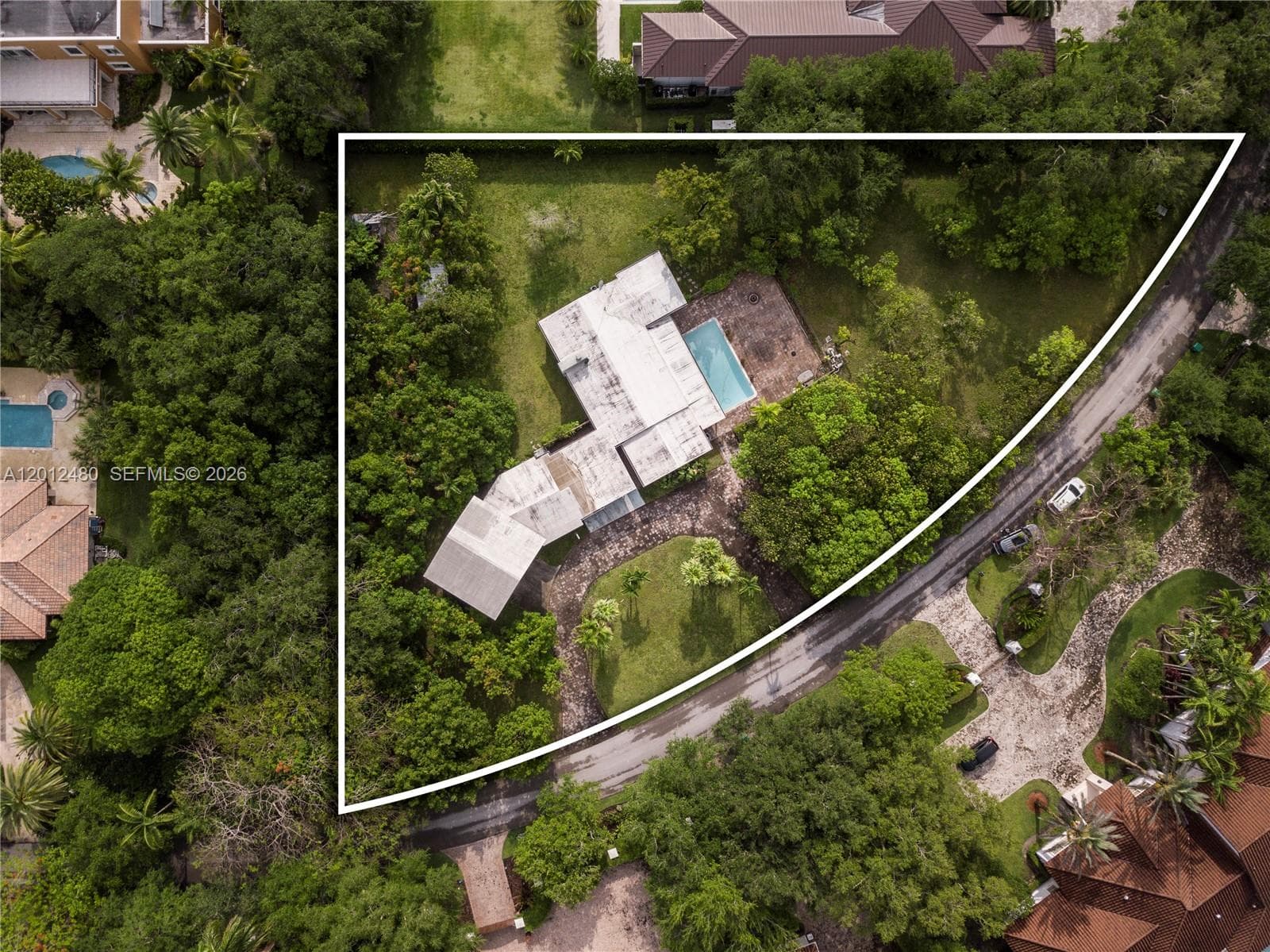 Single-family home at 10851 SW 68th Ave, Pinecrest — photo 3