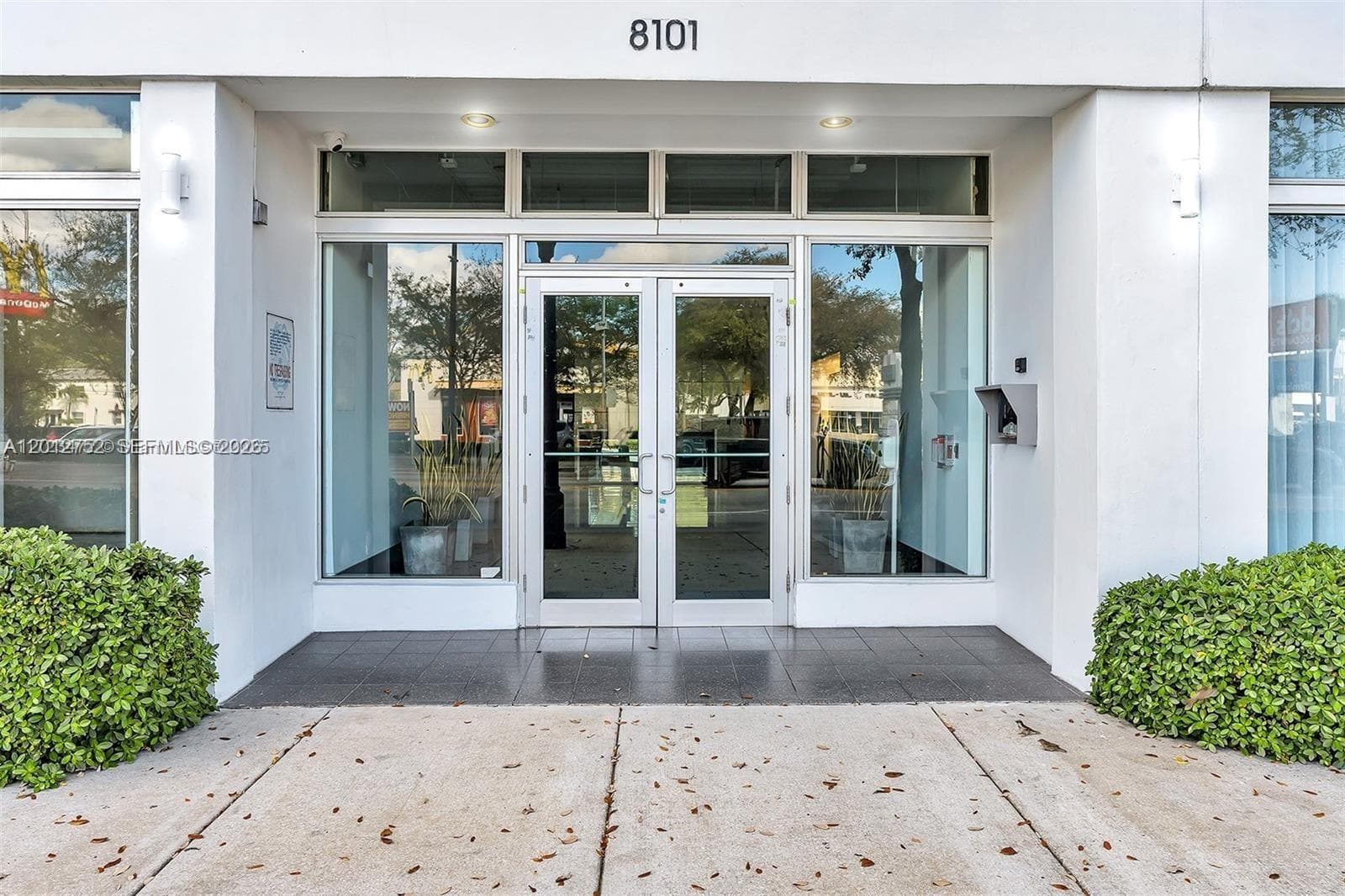 Condo at 8101 Biscayne Blvd, Miami — photo 1