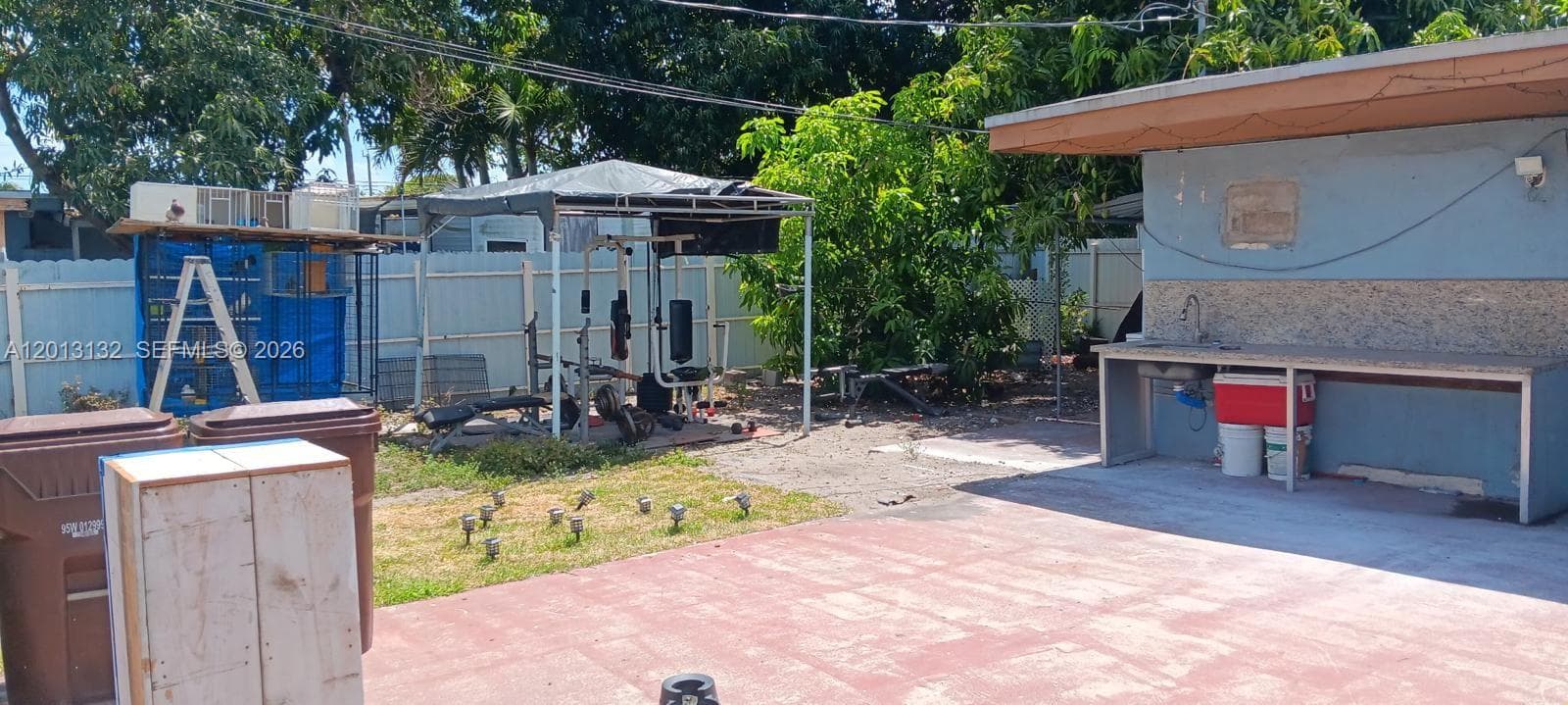 Single-family home at 940 E 9th Pl, Hialeah — photo 3