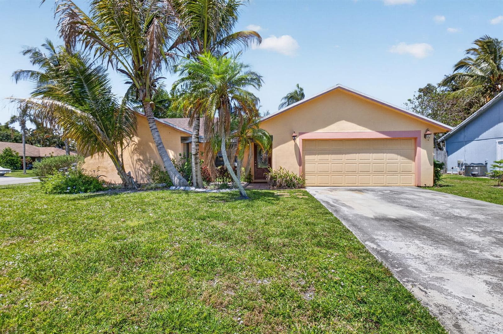 Single-family home at 9389 Longmeadow Circle, Boynton Beach, FL