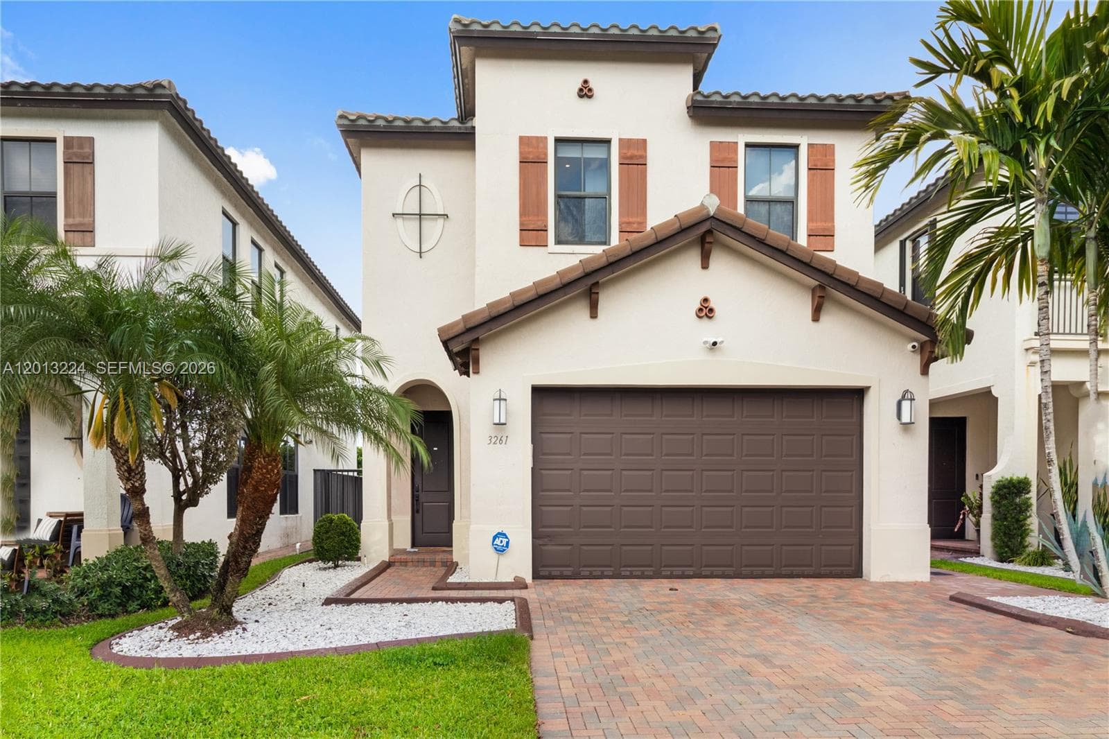 Single-family home at 3261 W 99th Pl, Hialeah — photo 2