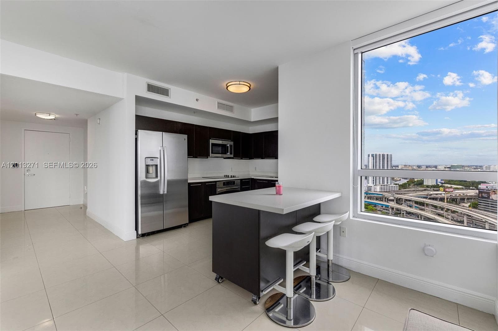 Condo at 90 SW 3rd St, Miami — photo 3