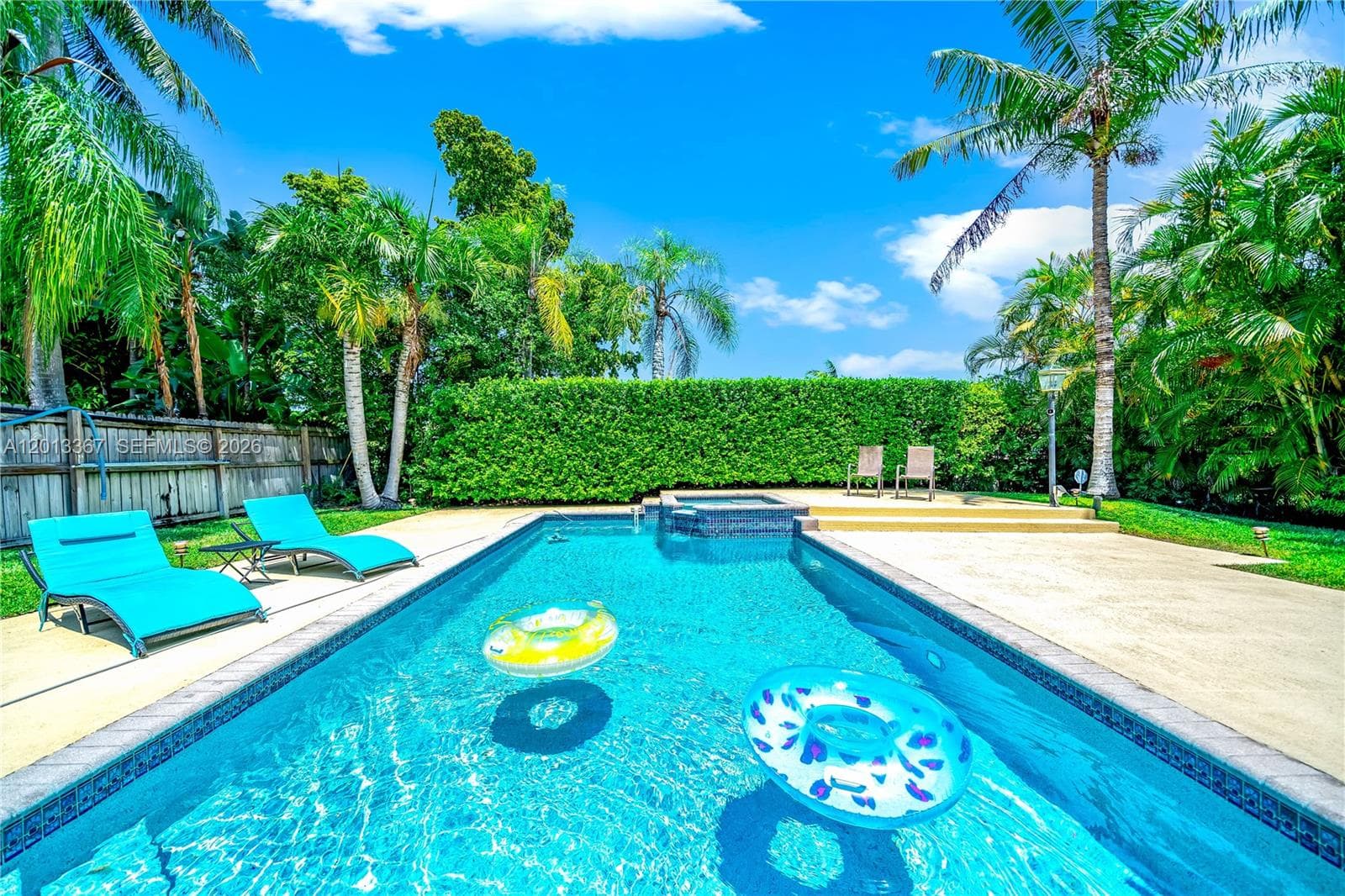 Single-family home at 1241 S 13th Ave, Hollywood, FL