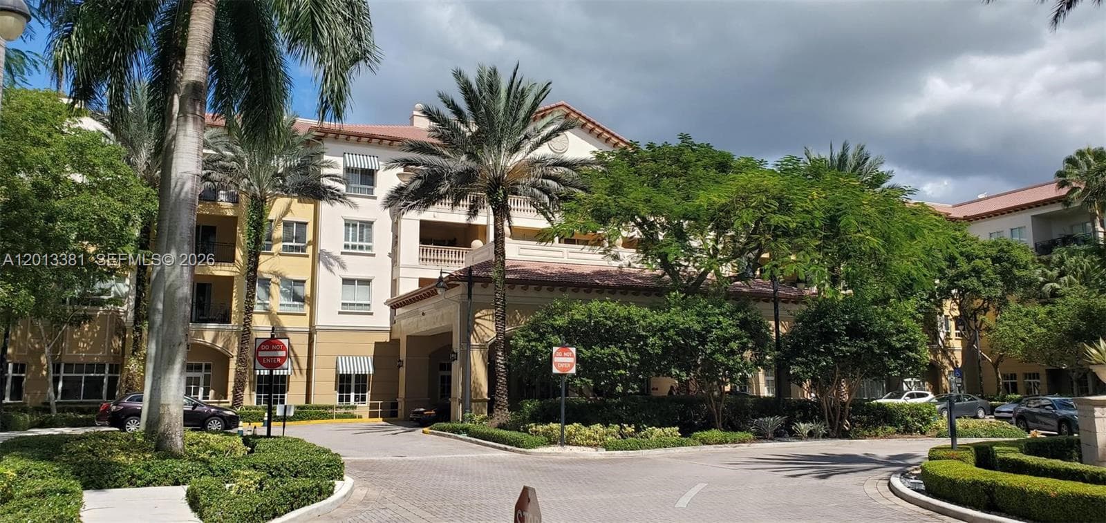 Condo at 16102 Emerald Estates Dr, Weston, FL
