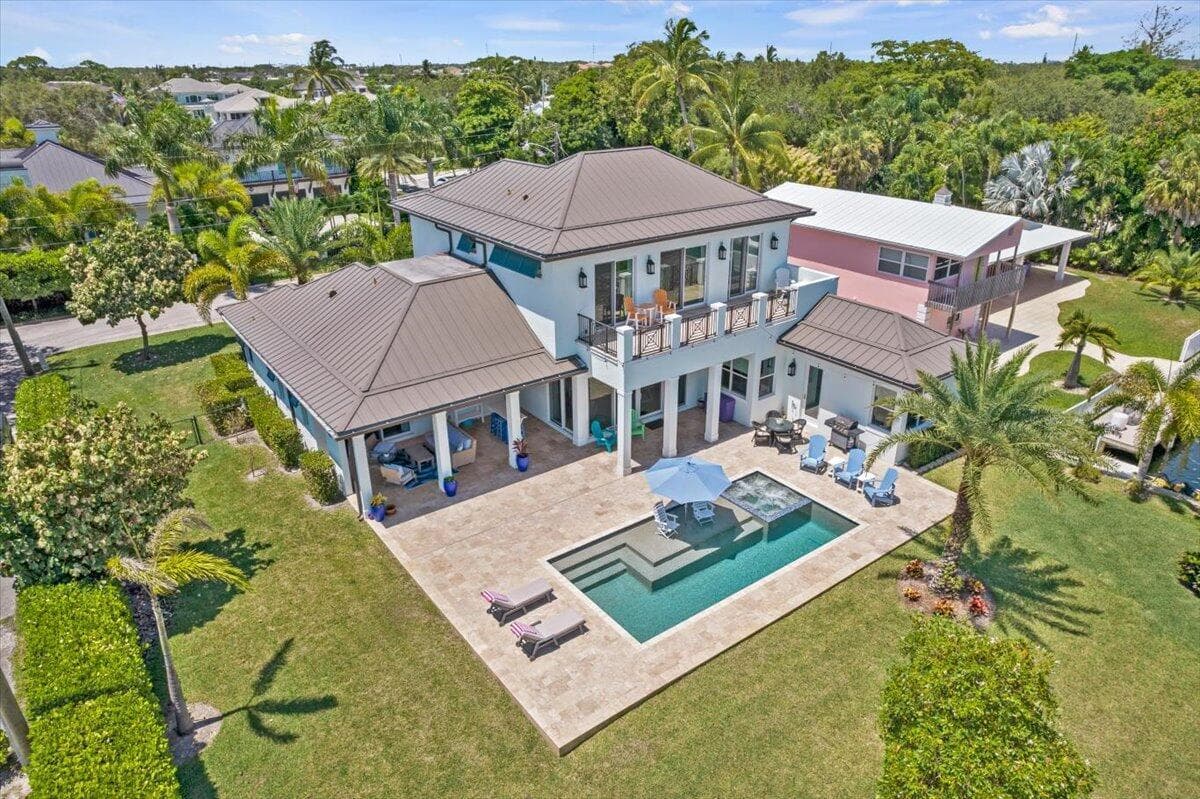 Single-family home at 205 Body Court, Jupiter, FL