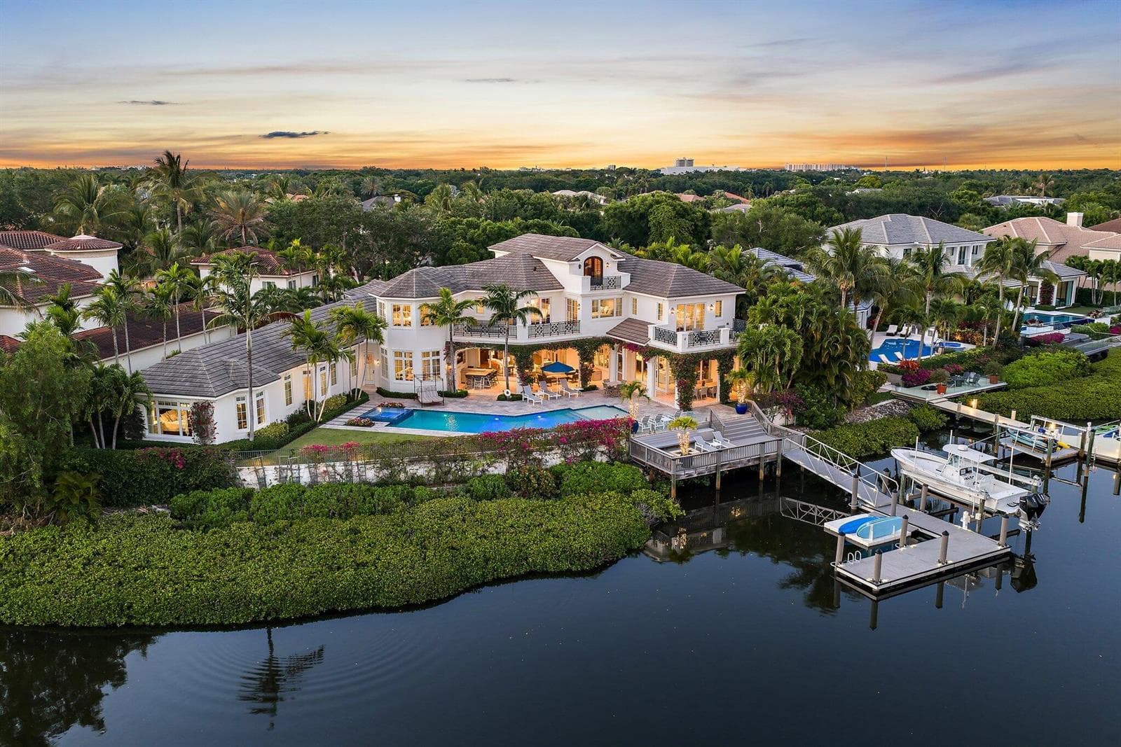 Single-family home at 103 Quayside Drive, Jupiter, FL