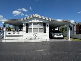 Mobile home at 114 Lone Pine Drive, Hallandale Beach, FL