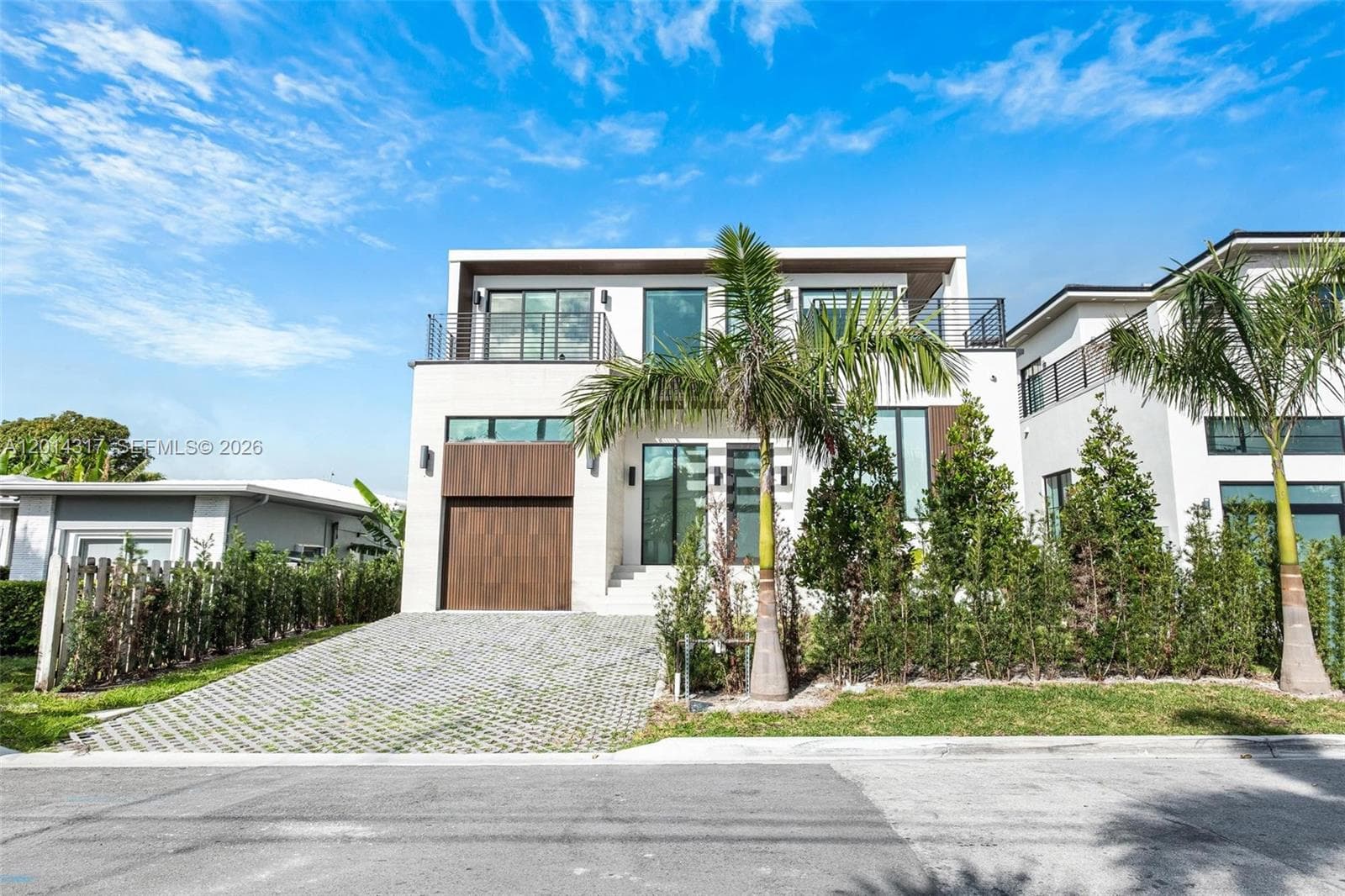 Single-family home at 9280 Byron Ave, Surfside — photo 3