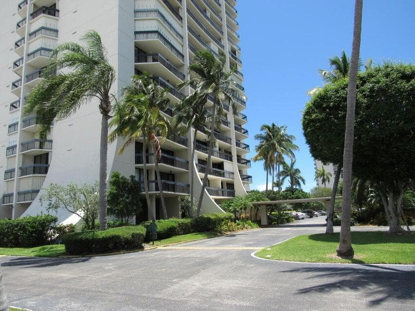 Condo at 2400 Presidential Way, West Palm Beach, FL