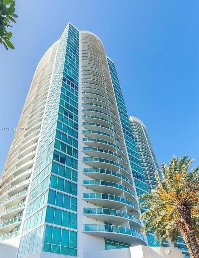 Condo at 2101 Brickell Ave, Miami — photo 1