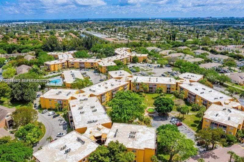 Condo at 4334 NW 9th Ave, Deerfield Beach, FL
