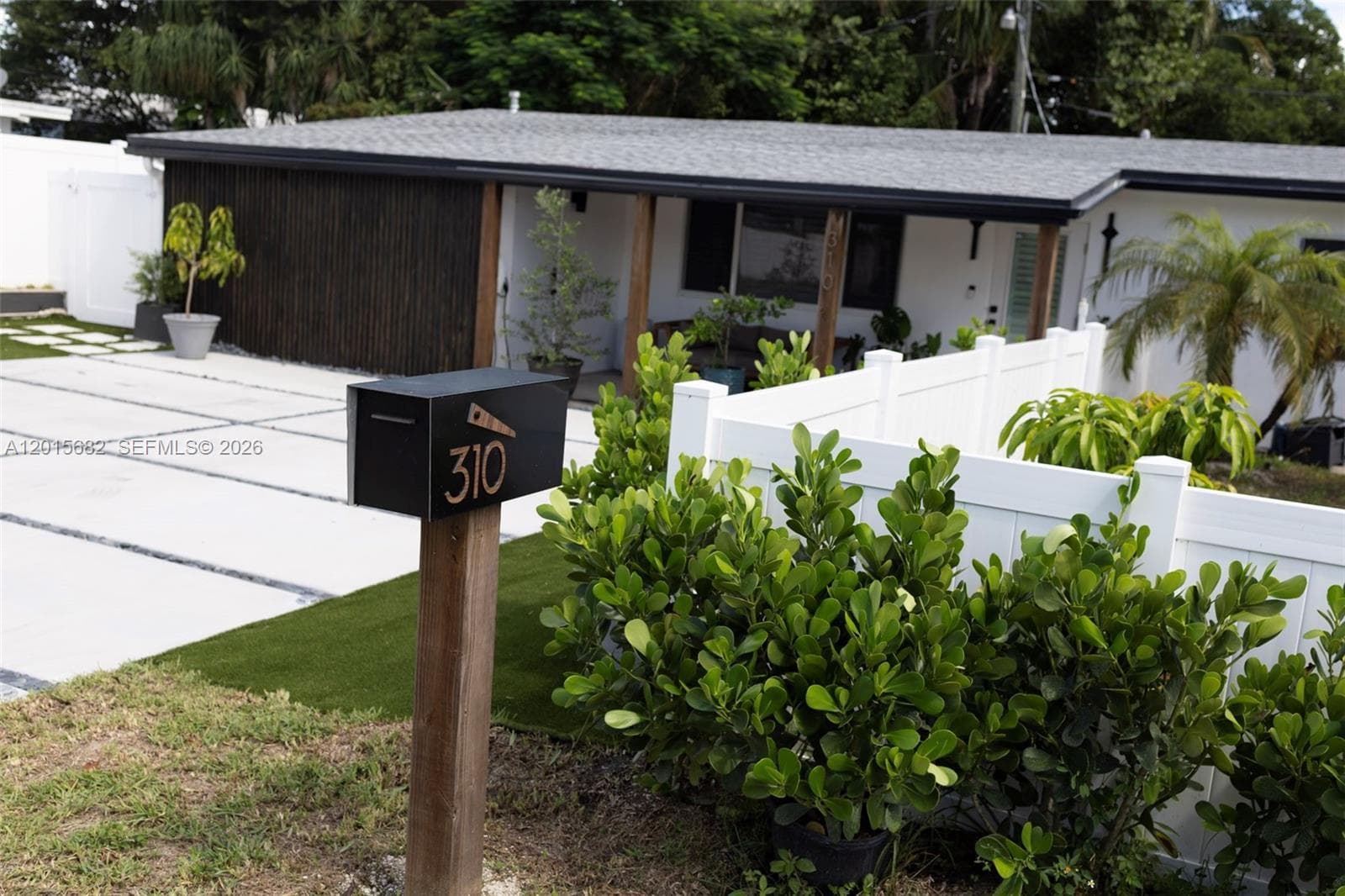 Single-family home at 310 NE 12th Ave, Pompano Beach, FL
