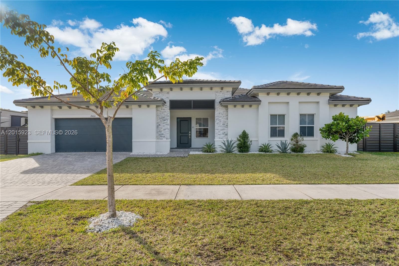 Single-family home at 19100 SW 132nd Pl, Miami — photo 3